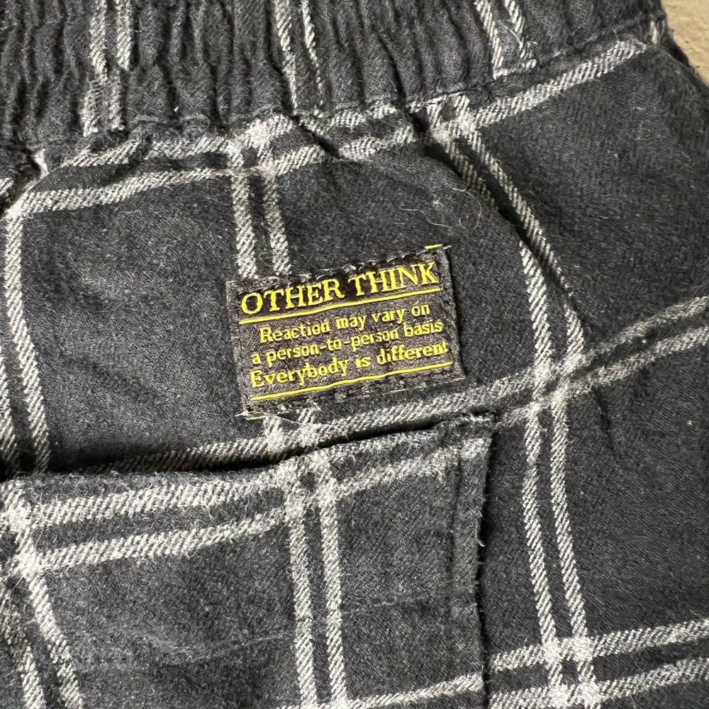 Check pattern medium pants - Picture 3 of 4